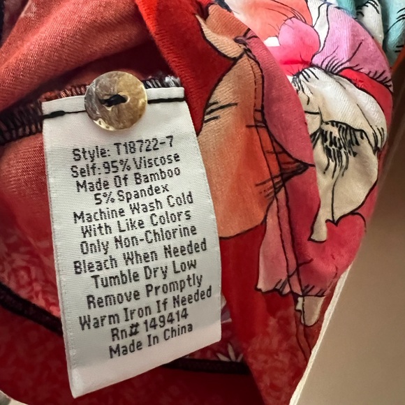 Johnny Was Beautiful Floral Top - Picture 2 of 5